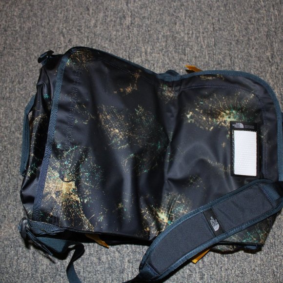 The North Face Base Camp Duffel - L - Picture 6 of 9